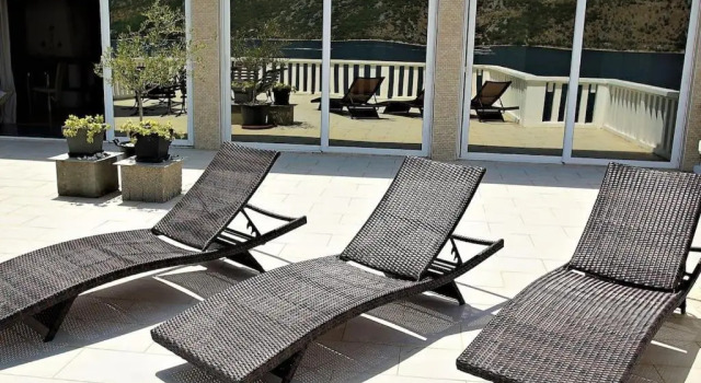 PENTHOUSE STOLIV 5m/sea Pool/Spa Area Jetty+Sunbeds Secluded location