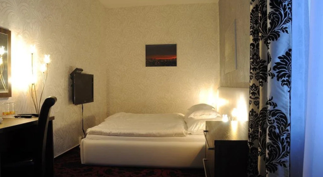Restaurace a hotel Amerika, Reserva ahora Hotel Hoteles en Moravia-Silesia con aparcamiento, Aparcamiento