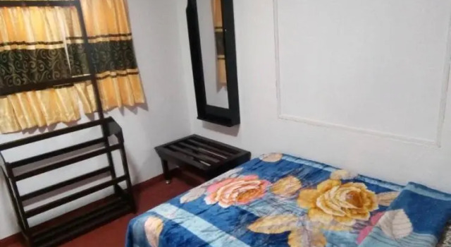 White Cottage 25
