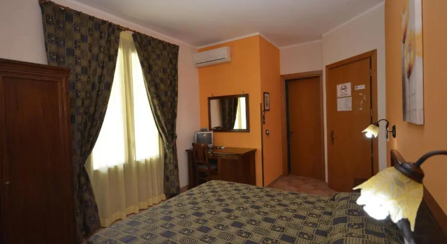 Двухместный номер Standard Sun Garden Hotel