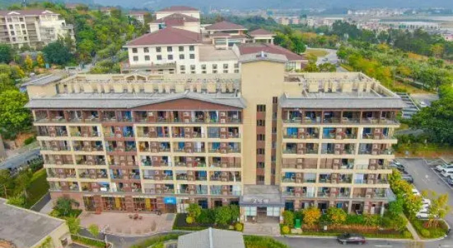 Hong Mingju Hot Spring Resort Hotel (Jin Yezi Branch), Rezerwuj Ośrodek wypoczynkowy Hotele resortowe w Guangdong, Ośrodek wypoczynkowy
