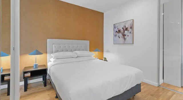 Апартаменты Modern 1-bed, City Skyline Views & Close to Shops
