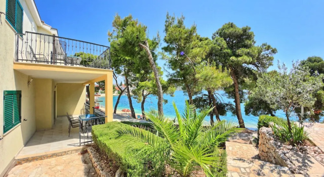 Апартаменты с 2 комнатами с балконом и с видом на море Apartments Ruzmarin