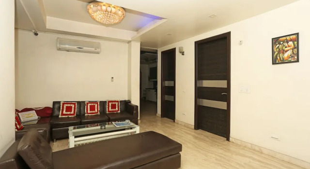 OYO Rooms Noida Botanical Garden, Забронировать Отель Нойда штат Уттар-Прадеш