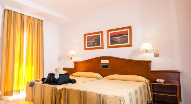 Двухместный номер Standard с балконом Hotel Abades Loja