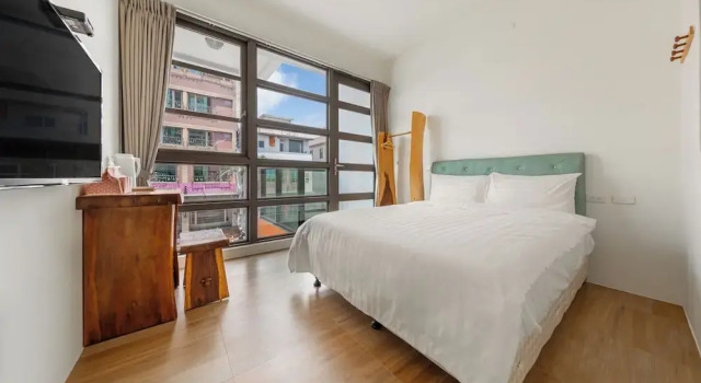 Двухместный номер Standard с балконом и с видом на улицу Hualien Unique Smart Stay with Sea View