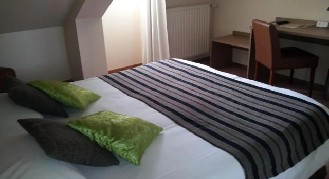 Номер Standard CitHotel Du Port Rhu