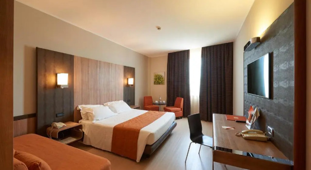 Полулюкс THotel Lamezia