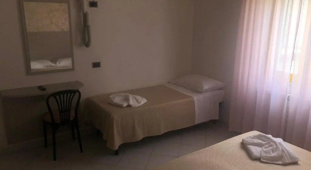 Трёхместный номер Standard Hotel Marzia con Piscina