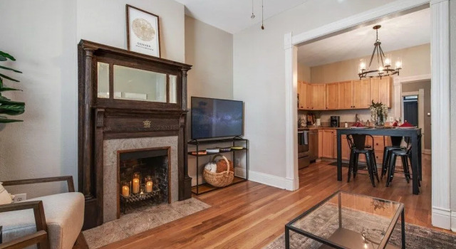 N Capitol Hill I Stylish 2-bedroom Back Patio, Book Hotel Hoteller i Capitol Hill med parkering, Parkering