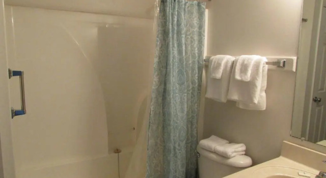 Двухместный люкс с видом на бассейн Douglas Inn & Suites, Blue Ridge, GA