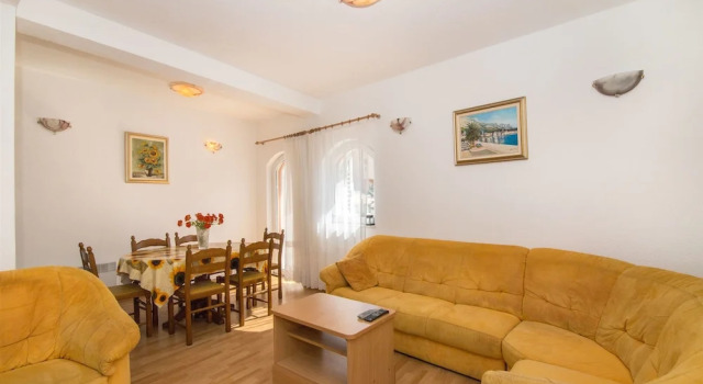 Apartment Denis, Забронировать Апартаменты/квартира Апартаменты Сплитско-Далматинской жупания, Апартаменты/квартира