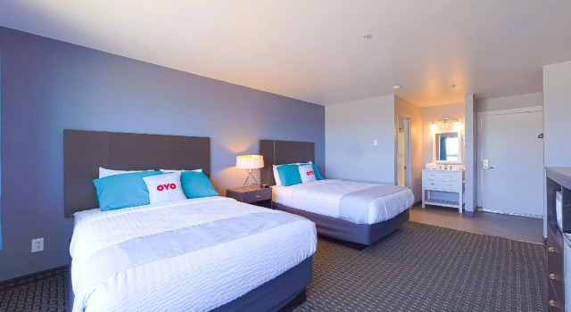 Четырёхместный номер Standard с частичным видом на океан Waves Hotel NYE Beach - Newport OR