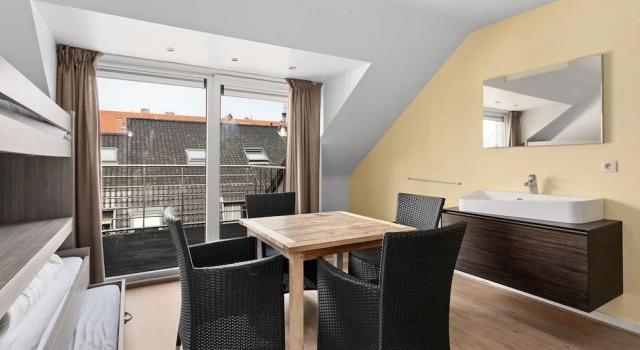 Апартаменты Beautiful Duplex Near Shopping Street