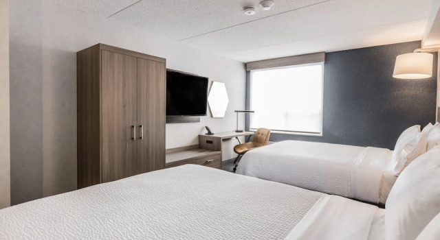 Четырёхместный номер Standard Holiday Inn Express Toronto-North York by IHG