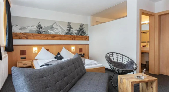 Семейный люкс с балконом Hotel Sonnberg