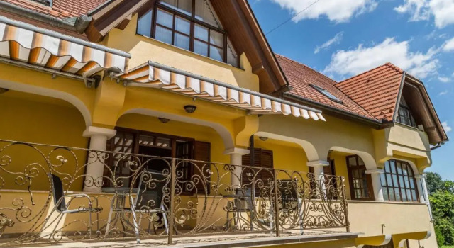 Arina Villa