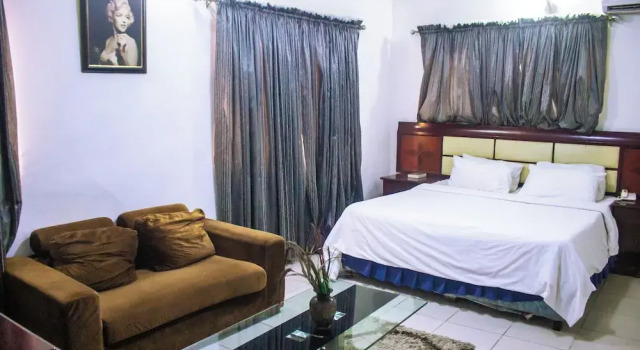 Номер Deluxe Goldstone Luxury Hotel