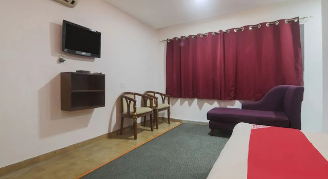 OYO 8326 Hotel The Silk Routee, Забронировать Отель Отели Гувахати с парковкой, рядом с Assam State Museum, Парковка