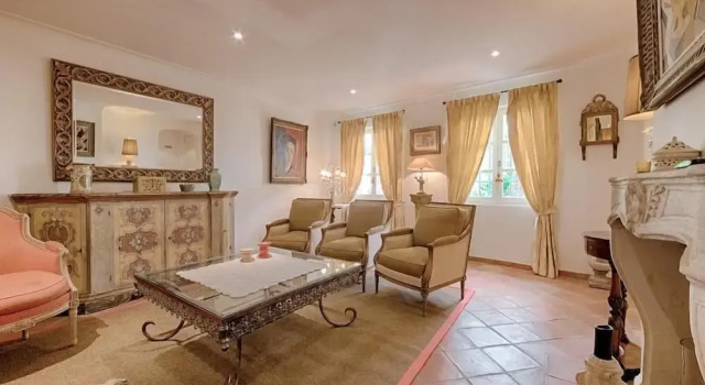 Maison des Bouchonniers, Забронировать Отель Отели Сен-Тропе с парковкой, рядом с Cimitière Marin, Парковка