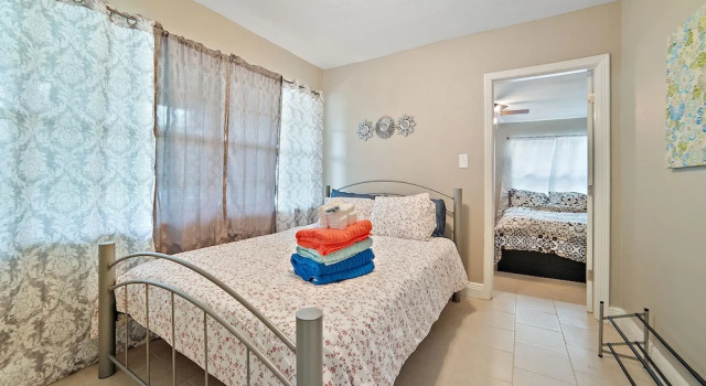 3BR House in Tampa by Tom Well IG - 3220