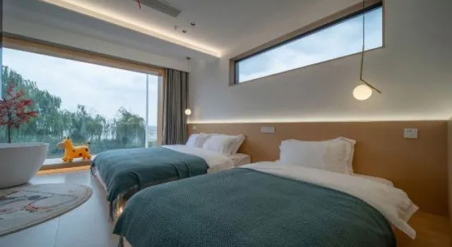 Семейный тент с видом на озеро Guomu Unforgettable Designer B&B