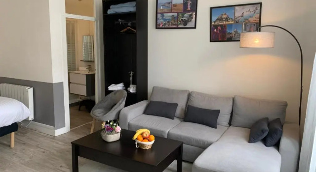 Studio Juno Beach, Забронировать Апартаменты/квартира Байе 