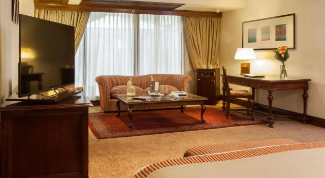 Полулюкс Hotel Plaza San Francisco