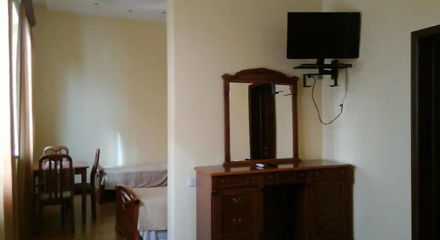 Santa Barbara Hotel, Reservar Hotel Hotéis em Erevan com piscina, Piscina