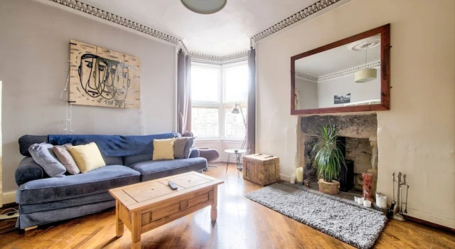 Stylish 2BR Flat Close To Edinburgh City Centre, Забронировать Отель Отели Эдинбурга 3 звезды, рядом с City Observatory, 3*