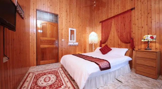 Standard Doppel Zimmer mit Bergblick Pomelo B&B