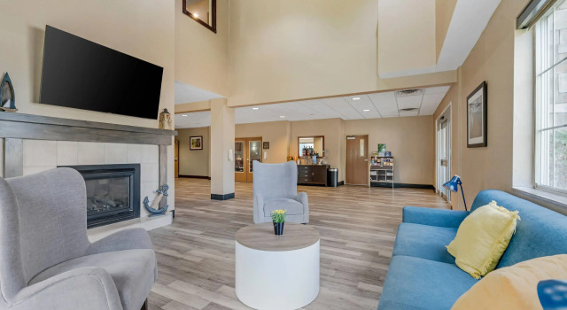 Comfort Suites Lake Geneva East