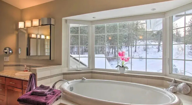 Коттедж Secluded Home w/ Pool ~ 14 Mi to Coeur D'alene!