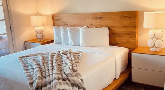 Номер Premium The Chateau at Lake La Quinta