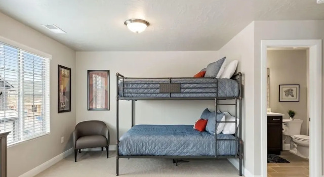 Spacious Villa Just Minutes from Downtown St. George by Redawning, Varaa Villa Washington 