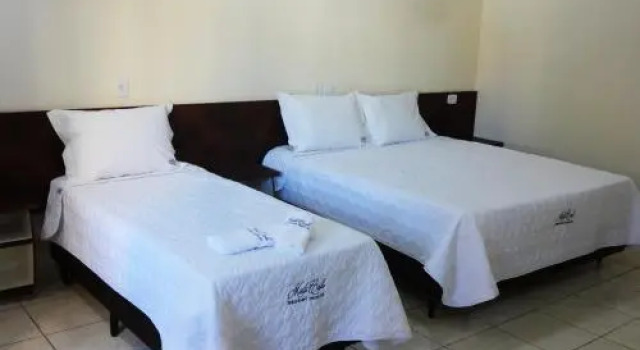 Hotel Monte Carlo Uberaba - Próximo ao Hospital UFTM , Hospital Dr Hélio Angotti e Hospital Regional Uberaba, Забронировать Отель Отели Убераба с парковкой, Парковка