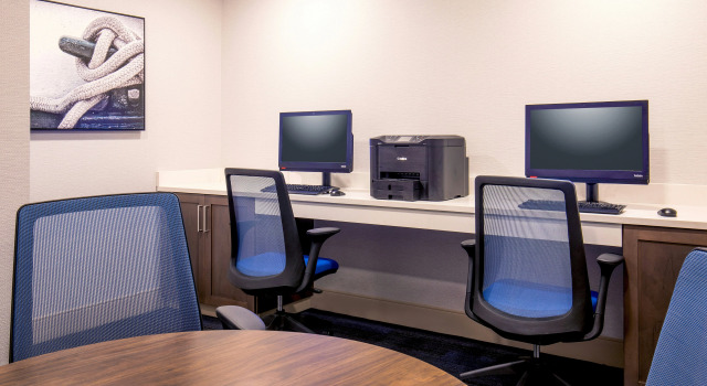 Holiday Inn Newport News - Hampton by IHG, Rezerwuj Hotel Newport News 