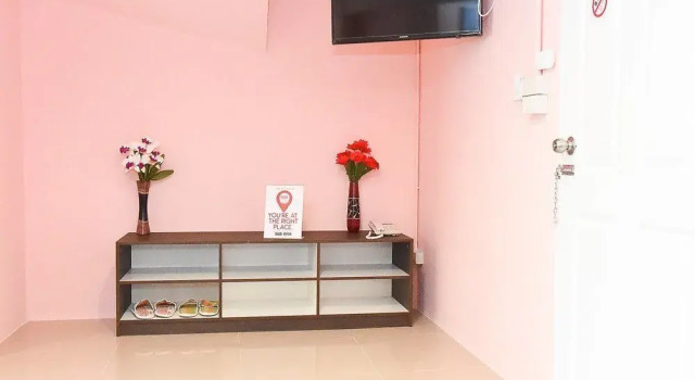 Nida Rooms Rat Uthit Soi 7 Temple