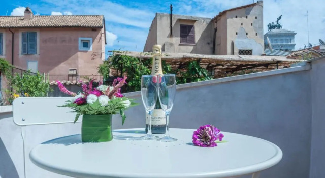 Margana Tower, Rezervovat Hotel Hotely v Lazio s parkováním, Parkování