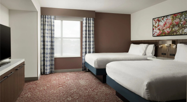 Четырёхместный люкс c 1 комнатой Hilton Garden Inn Jackson-Madison