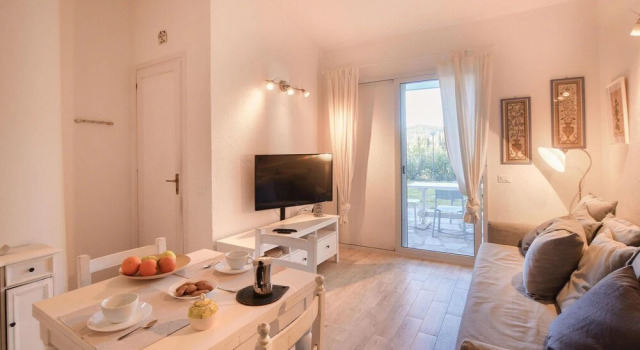 Nice Home in Capannili With Wifi and 2 Bedrooms, Rezervovat Hotel Hotely v Elba s parkováním, Parkování