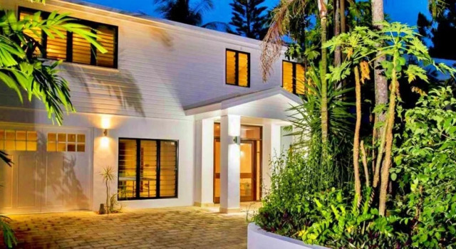 Oceans Edge Beach House At Oak Beach, Prenota Casa vacanze Hotel a Queensland con parcheggio, Parcheggio