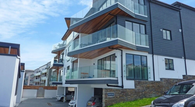 Flat 8 Seascape, Забронировать Дом для отпуска Отели Ньюки с парковкой, Парковка