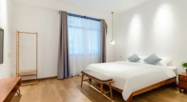 Люкс Luxury с 2 комнатами Floral Hotel· Courtyard 8, Gonghou Lane hotel (Guilin Liangjiang Sihu Elephant Trunk Mountain)