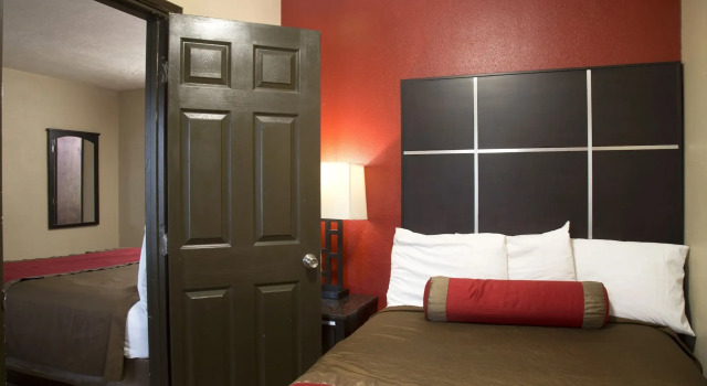 Harbor Inn and Suites Oceanside