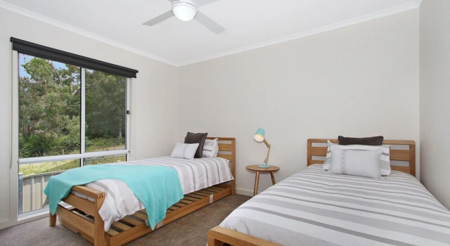 3 Peaks Rise - BRIGHT, Book Vacation Home Hotels in Victoria with Parking, Parking