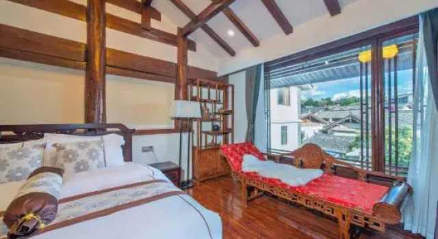 Lijiang Manting·Xingyu Nayue Bay Internet celebrity travel photography and viewing holiday homestay, Забронировать Отель Отели Лицзян с парковкой, рядом с Улица Сквер-стрит Древнего города Даянь, Парковка