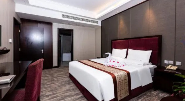 Люкс Executive LI DUN HUA JU HOTEL (Huanggang Spreading Love Lake Park)