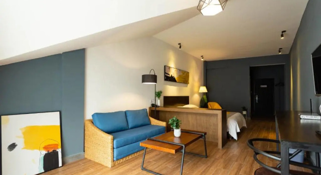 Двухместный номер Deluxe Comma Travel International Youth Hotel