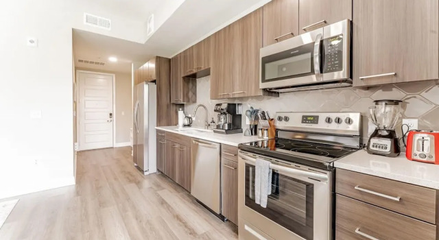 Апартаменты Quaint King Bed 1BR 5 Min to DT